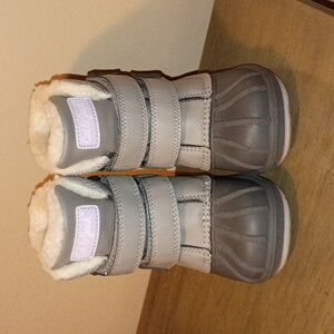 Cat & Jack Kids' Gray Winter Boots Size 6